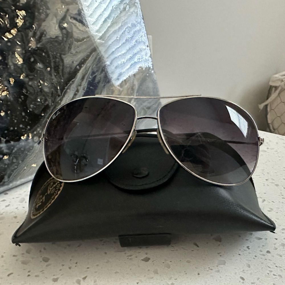 Silver and Black Aviator Sunglasses Accessories